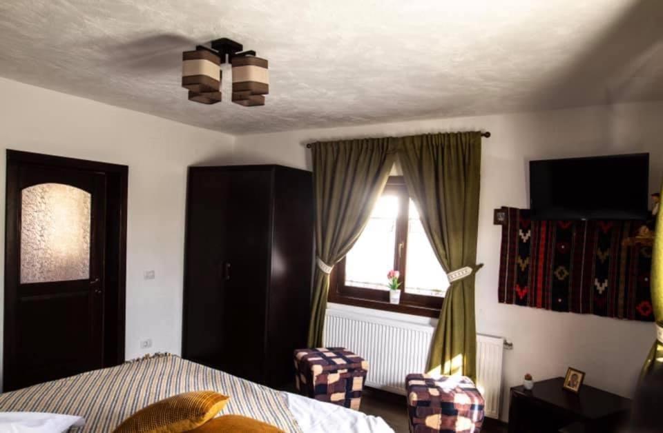Casuta De Poveste Targu Neamt Exteriér fotografie